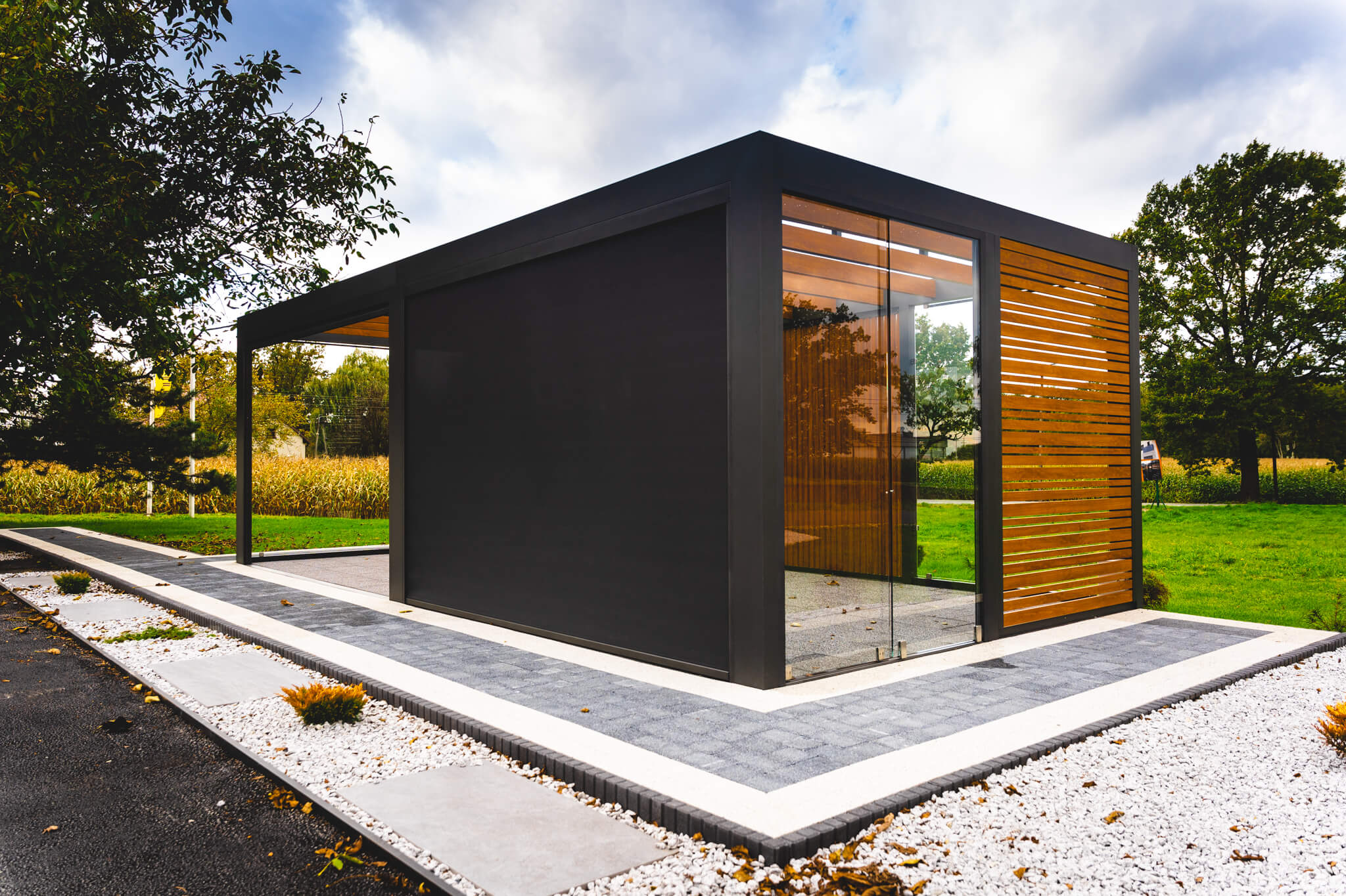 Aluminium pergola