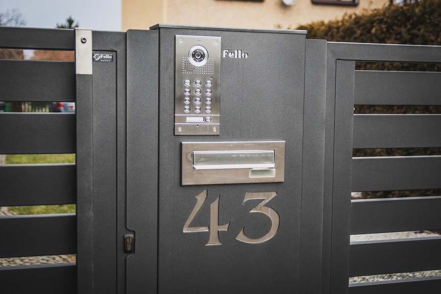 Postal letterbox